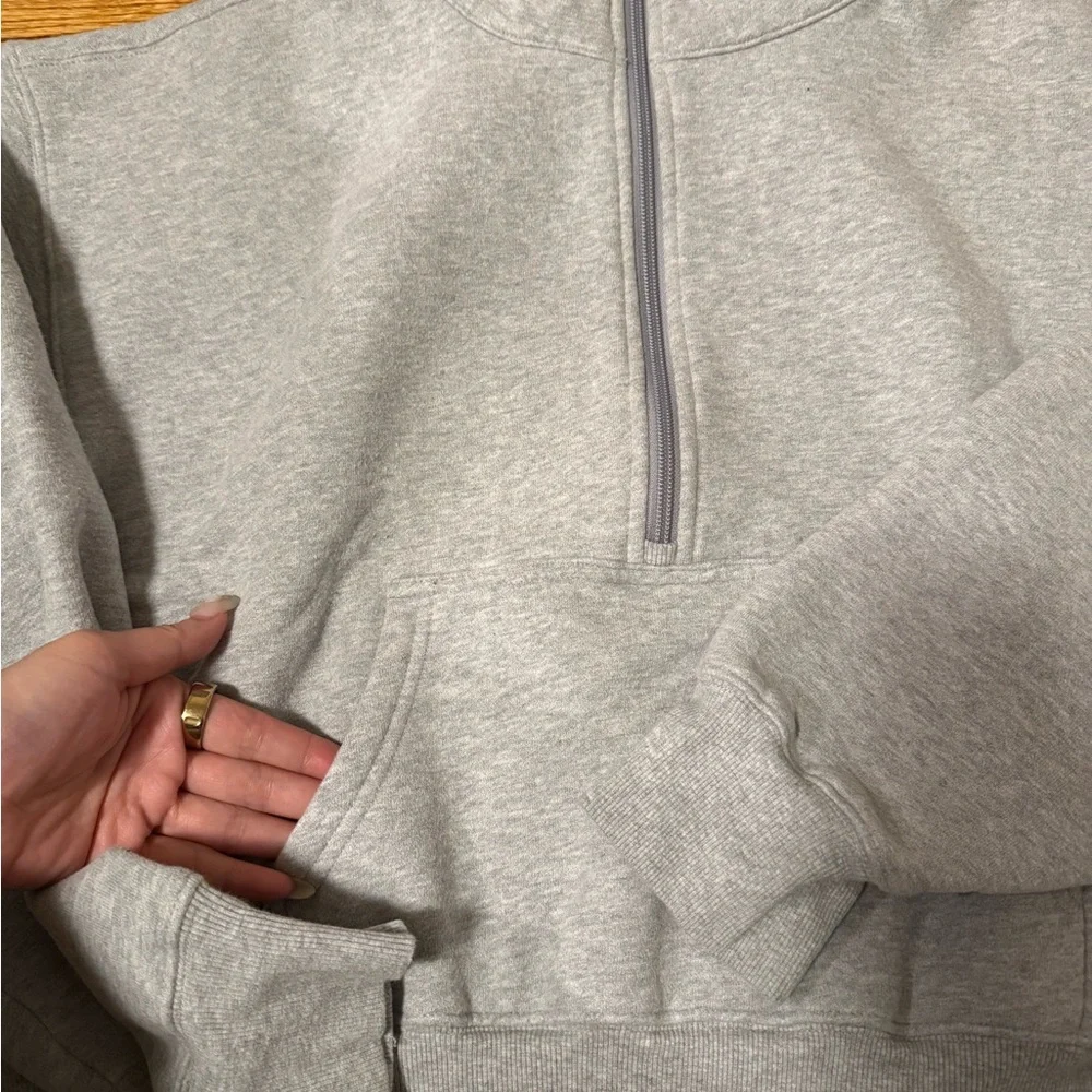 ❌SOLD❌ Aritzia TNA Boyfriend Cropped Quarterzip - heather chrome, sz M - Picture 2 of 5